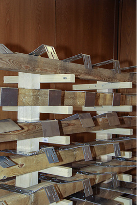 



Er zeigt auch zahlreiche Versuchsobjekte nacherfolgtem Test
