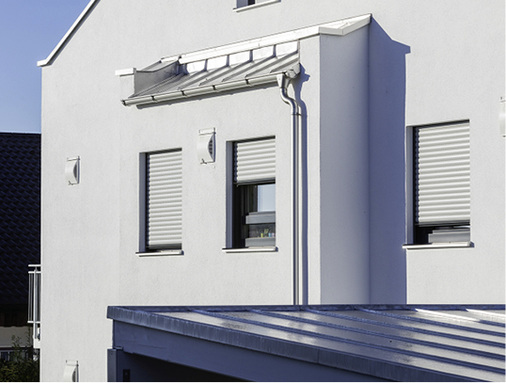 <p>
Roofinox präsentiert neue Edelstahloberflächen und ein komplettiertes Entwässerungssystem
</p>

<p>
</p> - © walser-image.com

