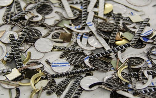 



Die Stanzschrotte gelangen ins Metallrecycling

