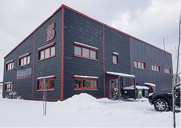 
Gute Dämmung und die wetterbeständige Hülle aus Aluminiumprofilen von Haushaut machen das Gebäude wetterfest



