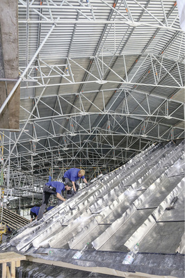 
Die Sanierung erfolgte unter einer Schutzüberdachung



