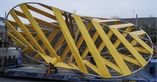 <p>
</p>

<p>
Gut zu sehen: die gelb lackierten Aluminiumlamellen aus Spenglerhand
</p> - © P. Müller

