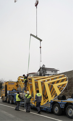 <p>
</p>

<p>
Der Transport erfolgte per Tieflader
</p> - © P. Müller

