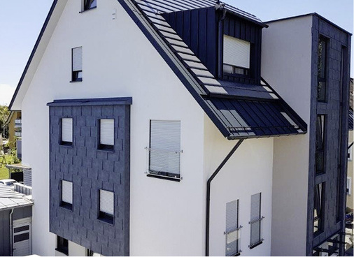 
Platz 7: Firma Vogel, Friedrichshafen, Dachentwässerung in Prefa Anthrazit; Dacheindeckungen, Gauben, Traufen, Ortgänge in Prefa P10 Anthrazit; Fassaden in FX.12 Steingrau, Preis: M.A.S.C.-Lochsägenset



