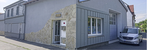 
Platz 8: Firma Fazekas, Delitzsch, Werkstattgebäude mit Aluminium-Fassadenelementen, Preis: Fachbuch



