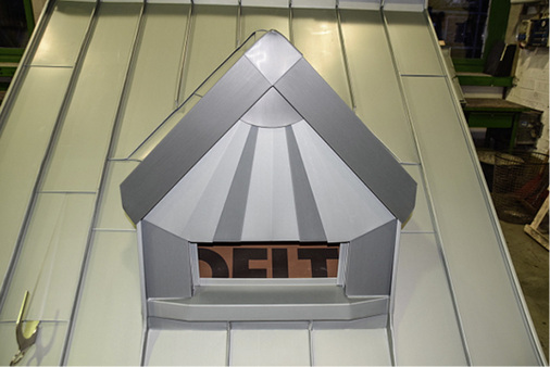 <p>
Meisterprüfungsprojekt: Pultdach mit Dachgaube in Doppelstehfalzdeckung
</p>

<p>
</p> - © BBZ Mayen

