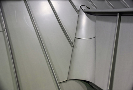 
Perfektion bis ins Detail: meisterlich ausgeführtes Dachmodell



