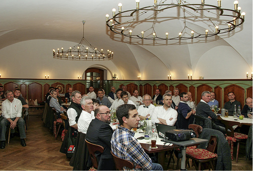 <p>
Volles Haus zur SMV-Jahreshauptversammlung im Landshuter Hotel Sonne 
</p>

<p>
</p> - © BAUMETALL

