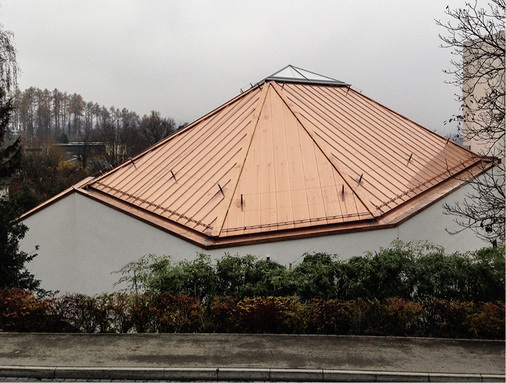 



Sanierung Kirchendach, Preisig AG, Zürich; BKG Architekten, ZürichPlanungsberatung, Benno Lees Consulting, Altikon; 0,8-mm-Kupfer
