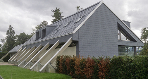 



Wohnhaus mit Garage, Fasel und Brunner AG, Bern; Bauleitung Martin Hubler; Aluminium Prefa glatt FX.12, Steingrau P.10
