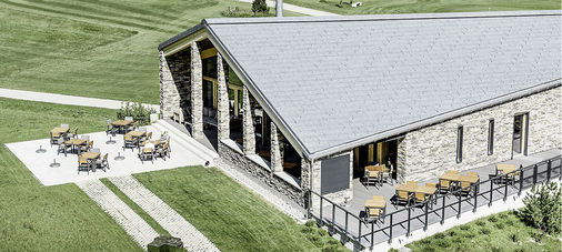 



Golfclub House Andermatt, Ramseyer-Dilger AG, Bern; Architekt Kurt Aellen GmbH, Neerach; Aluminium Prefa FX.12, P.10 Steingrau
