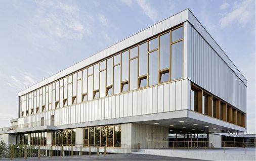



Schulgebäude Volketswil, Scherrer Metec AG, ZürichHorisberger Wagen Architekten GmbH, Zürich; Edelstahl Mattplus 0,7 mm
