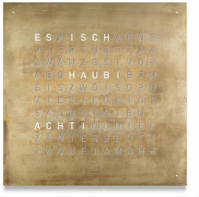 
Für die exklusive Classic Creator’s Edition Silver & Gold werden Weißgoldblätter von Hand aufgetragen und per Patinierung weiterveredelt. Der oxidierende Silberanteil erzeugt eine unregelmäßige Patina



