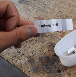 &nbsp;

Ludwig Seidl aus Schwabhausen gewinnt das kupferne Zunftabzeichen von Silas Aebischer. Herzlichen Glückwunsch!
