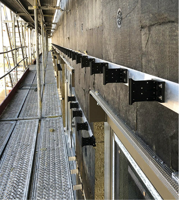 

2


Wärmedämmung und Belüftungsprofil am Sturz 



