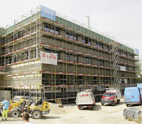 

12


Vorher: Hinter dem (inzwischen abgebauten) Gerüst verbirgt sich die Fassade mit Wow-Effekt



