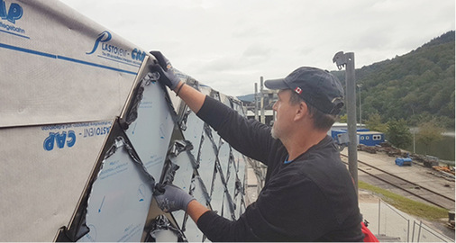 



Schritt 7: Die Rauten mit Schrauben befestigen
