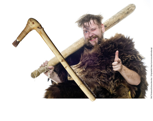 
Weit moderner als dieser Steinzeitmensch war Ötzi, der Mann aus dem Eis. Er besaß eine Axt mit Kupferklinge
