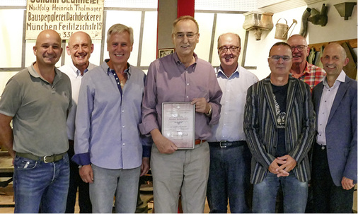 
Museumsvorstände v. li.: Georg Lummel, Dr. Paul Kruck, Jens Sperber, Artur Semmler, Walter Müntener, Petrer Neß, Klaus Hofmann und Ulrich Leib 



