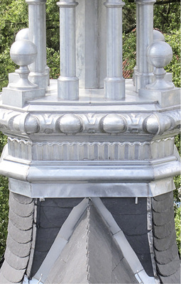 



Verzierter Gesimskranz
