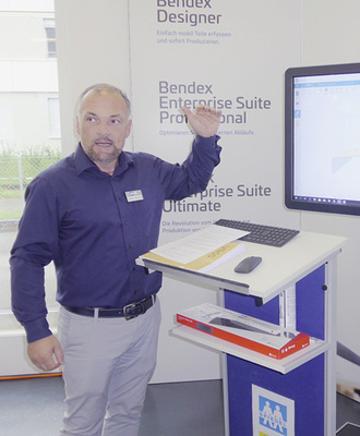 <p>
</p>

<p>
Praxisnahe Demonstration: Bendex und modernste Maschinen für Spengler
</p> - © VDSS/Traechsel

