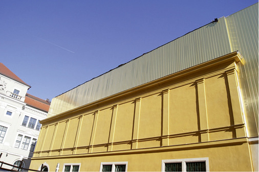 



Paneelfassade in der Seitenstraße
