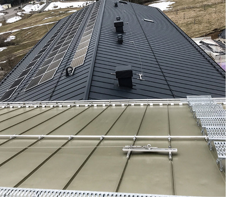 <p>
Blick auf die Doppelstehfalzdächer aus Aluminium 
</p>

<p>
</p> - © Engel-Spenglerei-GmbH

