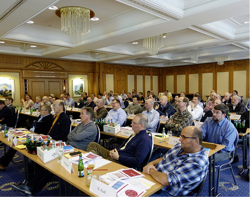 <p>
</p>

<p>
Aufmerksame Teilnehmer des SHK-Hamburg-Führungsseminars 2019 
</p> - © BAUMETALL

