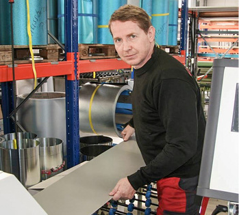 
Thomas Lück: „Für uns ist die Endkundenplattform mehr als eine Auftragsplattform. Sie erhöht die Chance, Kunden zu erreichen, die unseren Handwerksbetrieb bei der Suche nach Prefa-Produkten nicht unbedingt gefunden hätten.“



