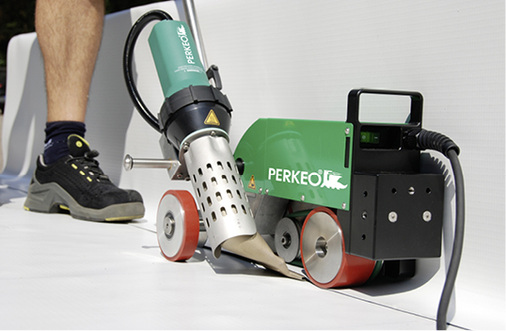 



Der Heißluft-Schweißautomat Tiger Uni 3000 GT ist einfach zu handhaben 
