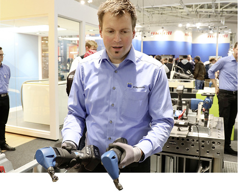 
Philipp Herwerth präsentiert die Vorteile des neuen Nibblers TruTool N 160



