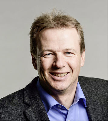 
Michael Rees, Schneefangsysteme Rees: „Der derzeitige Wintereinbruch beweist eindrucksvoll, wie unverzichtbar Schneefangeinrichtungen sind. Nur durch deren korrekte Dimensionierung und rechtzeitige Montage wird die problemlose Nutzung von Gebäuden auch bei außergewöhnlichen Witterungsverhältnissen sichergestellt.“



