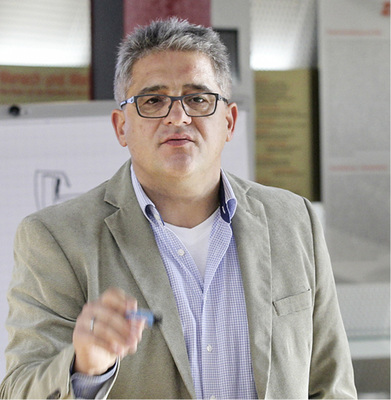 
Bernd Kramer erläutert, welche Tätigkeiten seinen Alltag als Gutachter bestimmen …



