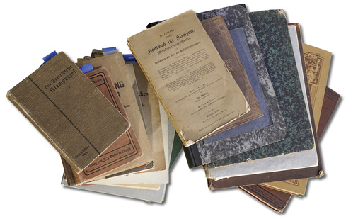 
Die Fachbuchsammlung von Florian Eisenholz enthält geballtes Fach-wissen aus mehreren Generationen 



