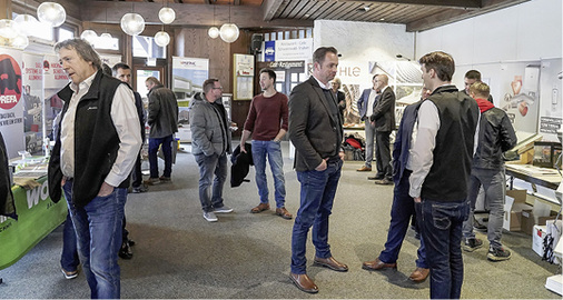 
Infobörse im Foyer



