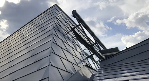 
Zerklüftete Dachlandschaften …



