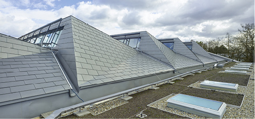 
Übergang von Titanzinkbekleidung zur Flachdachfläche



