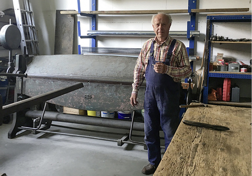 



Einmal Flaschner – immer Flaschner: Seit 80 Jahren ist Helmut Pfund in der Werkstatt der Mutschler GmbH als Bauflaschner (und Gas-Wasser-Installateur) aktiv
