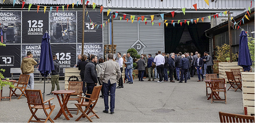 



Festivalfeeling vor der Werkstatt der Ramseyer & Dilger AG 
