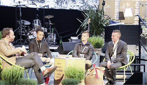 



Christian Graf und Peter Trenkwalder (r.) mit den Azubis Remo und Raffael
