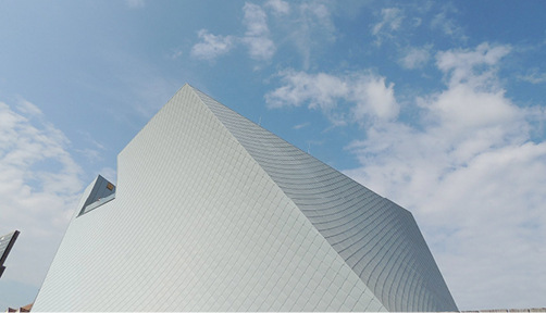 
 Stürzende Linien täuschen das Auge des Betrachters



