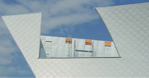 
Letzte Montagearbeiten an der Terrasse



