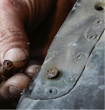 <p>
</p>

<p>
Dicht seit Jahrhunderten: Was sind eigentlich Rollniete und wie wurden sie früher hergestellt? 
</p> - © BAUMETALL

