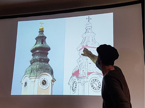 <p>
Turmkartografie: Wolfgang Huber erklärt, wie er schadhafte Stellen historischer Dachflächen dokumentiert
</p>