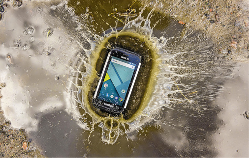 
Auch bei Arbeiten an Fassade und Dach sind Smartphones und Tablets inzwischen (fast) immer dabei: für Aufmaß, Baustellendokumentation, Inspektion oder Begutachtung und die Kommunikation mit dem Büro



