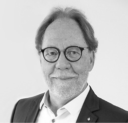 



Klaus H. Niemann (Sprecher von Dachkult) beobachtet den positiven Wandel zugunsten des Steildachs 
