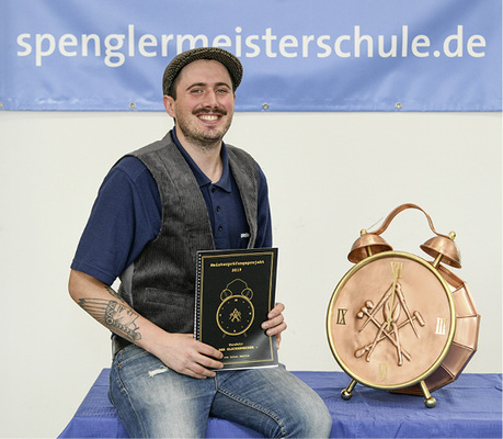 <p>Kupfer-Glockenwecker von Lukas Merkle</p> - © Spenglermeisterschule Würzburg