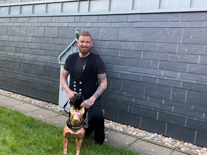 Mike Schawohl ist auf Instagram als sauerland_roofer bekannt