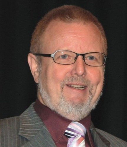 Karl-Heinz Schneider, Präsident des Zentralverbandes des Deutschen Dachdeckerhandwerks befürwortet eine Harmonisierung der Fachregeln, und das ohne inhaltliche Diskrepanzen zwischen den Verbänden Karl-Heinz Schneider, Präsident des Zentralverbandes des Deutschen Dachdeckerhandwerks befürwortet eine Harmonisierung der Fachregeln, und das ohne inhaltliche Diskrepanzen zwischen den Verbänden