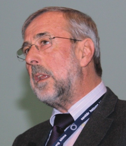 Hubert Trenkwalder, Obmann der Berufsgemeinschaft der Spengler im Landesverband der Handwerker Südtirols. Die Trenkwalder & Partner OHG stellt auf Seite 59 in vorliegender Ausgabe ein beeindruckendes Projekt vor„Zettel, Zettel, Zettel…– Sicherheitsbestimmungen, Nachweise über am Bau eingesetzte Maschinen oder lückenlos zu führende Unfallregister belasten unsere Fachbetriebe. Der Bürokratieaufwand erfordert unbeschreiblich viel Büroarbeit.“ Hubert Trenkwalder, Obmann der Berufsgemeinschaft der Spengler im Landesverband der Handwerker Südtirols. Die Trenkwalder & Partner OHG stellt auf Seite 59 in vorliegender Ausgabe ein beeindruckendes Projekt vor„Zettel, Zettel, Zettel…– Sicherheitsbestimmungen, Nachweise über am Bau eingesetzte Maschinen oder lückenlos zu führende Unfallregister belasten unsere Fachbetriebe. Der Bürokratieaufwand erfordert unbeschreiblich viel Büroarbeit.“